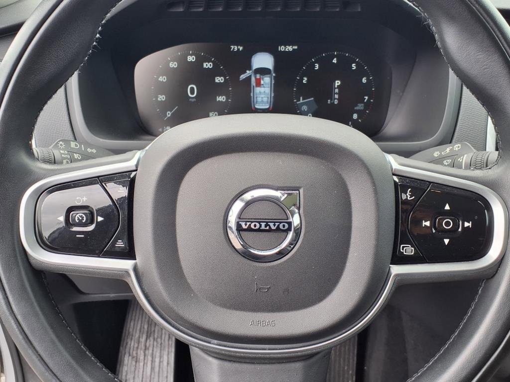 Used 2022 Volvo XC90 T6 Momentum image 5