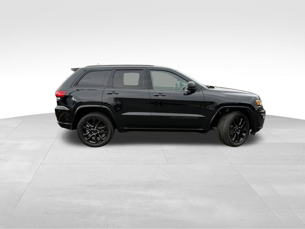 Used 2019 Jeep Grand Cherokee Altitude image 9
