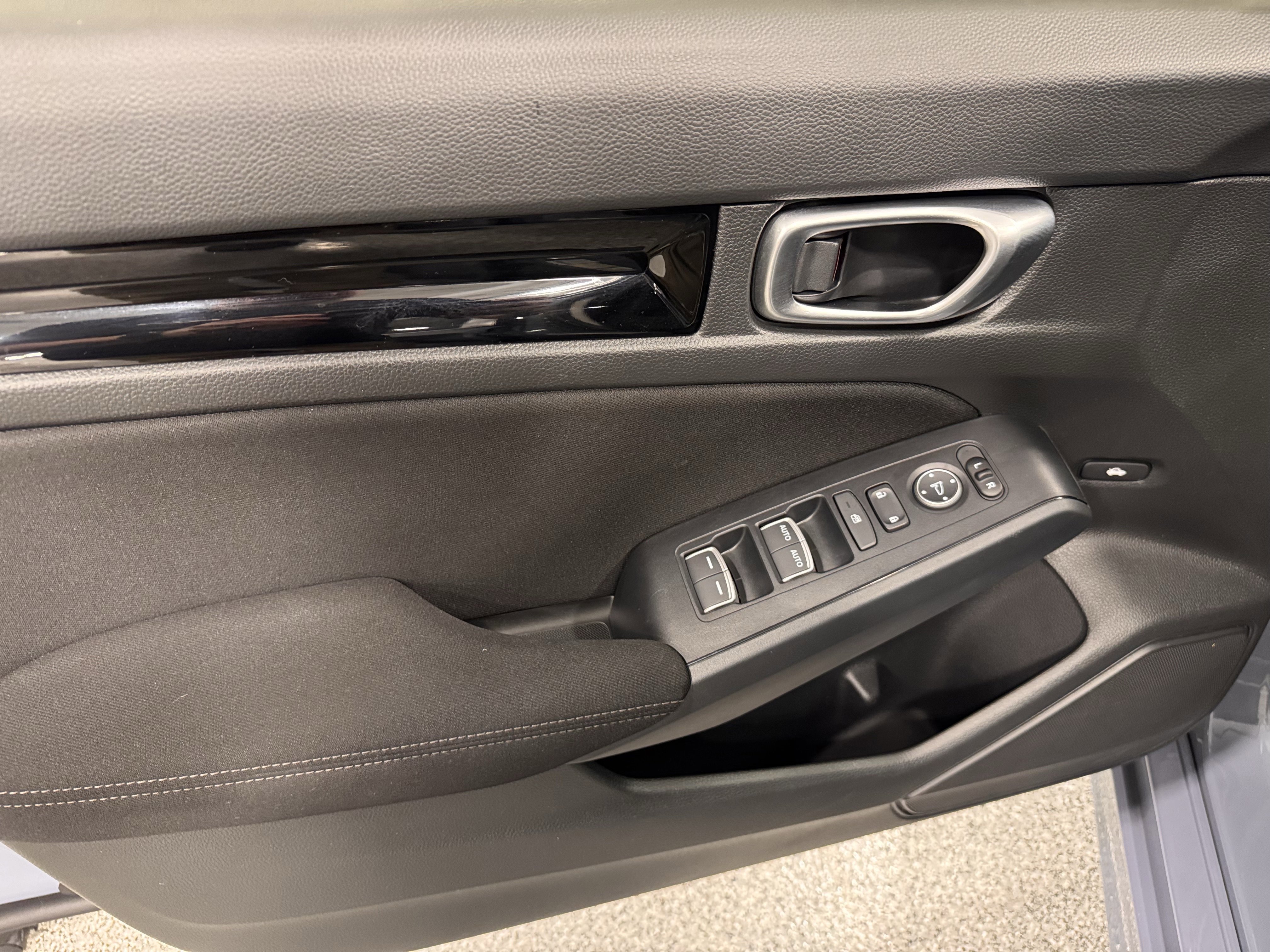 Used 2024 Honda Civic EX image 21