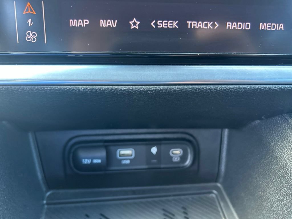 Used 2025 Kia Sportage EX FWD image 37