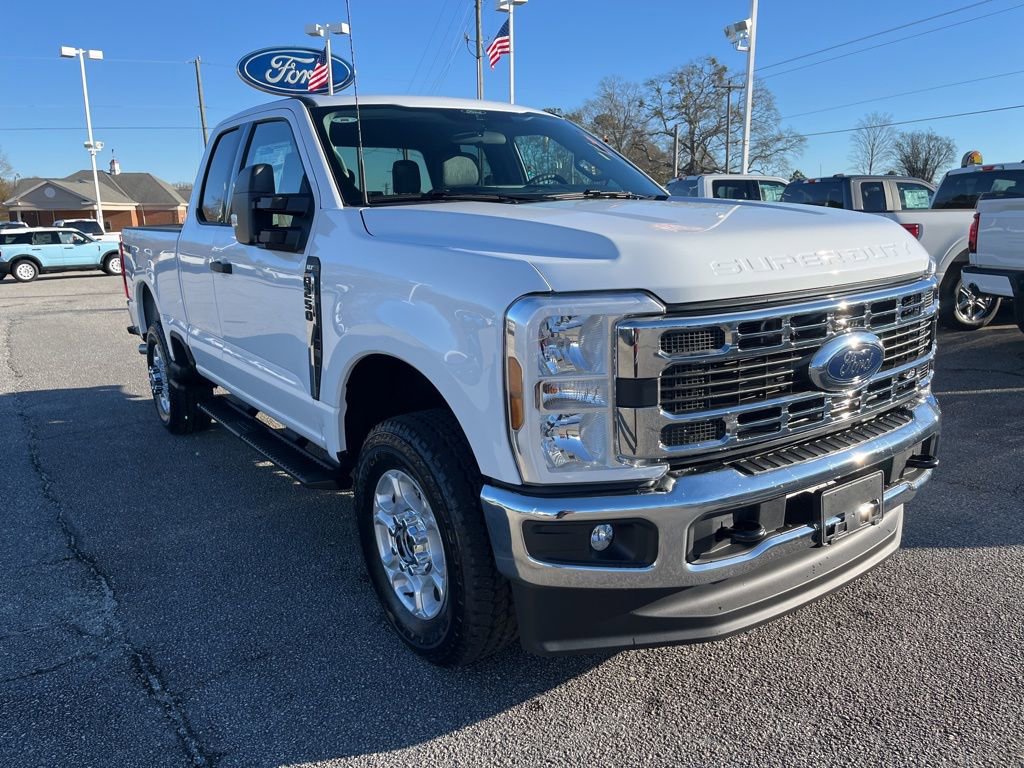 New 2026 Ford F250 XLT w/ FX4 Off-Road Package image 3