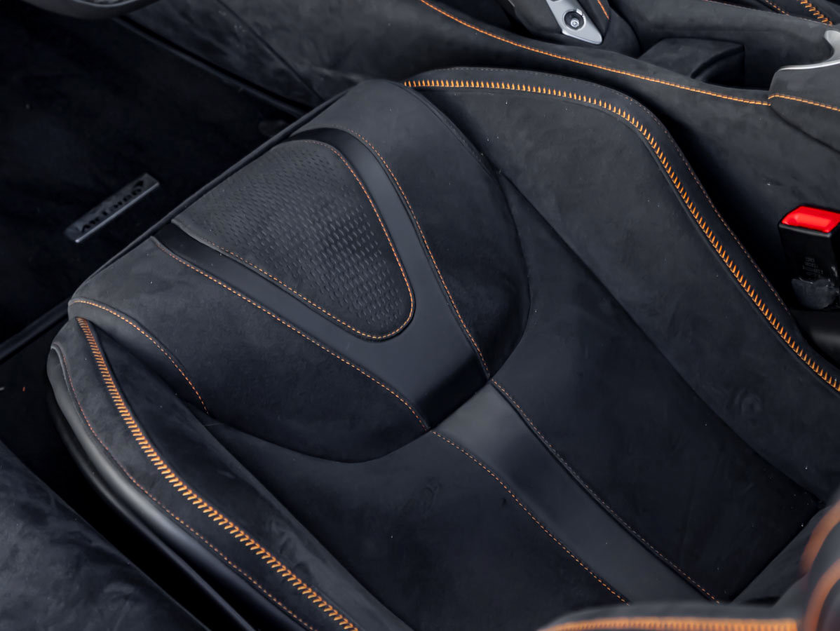 Used 2025 McLaren 750S RWD image 18