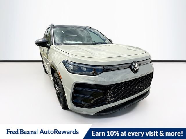 New 2025 Volkswagen Tiguan SE R-Line image 1