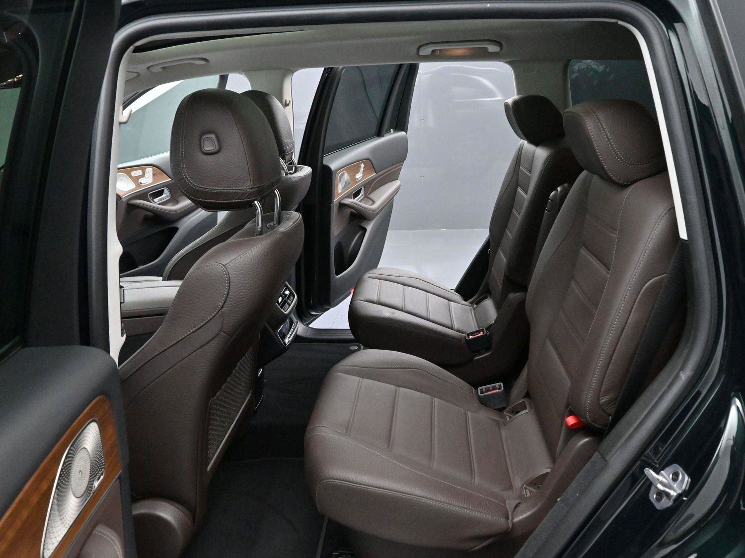 Used 2023 Mercedes-Benz GLS 450 4MATIC image 33