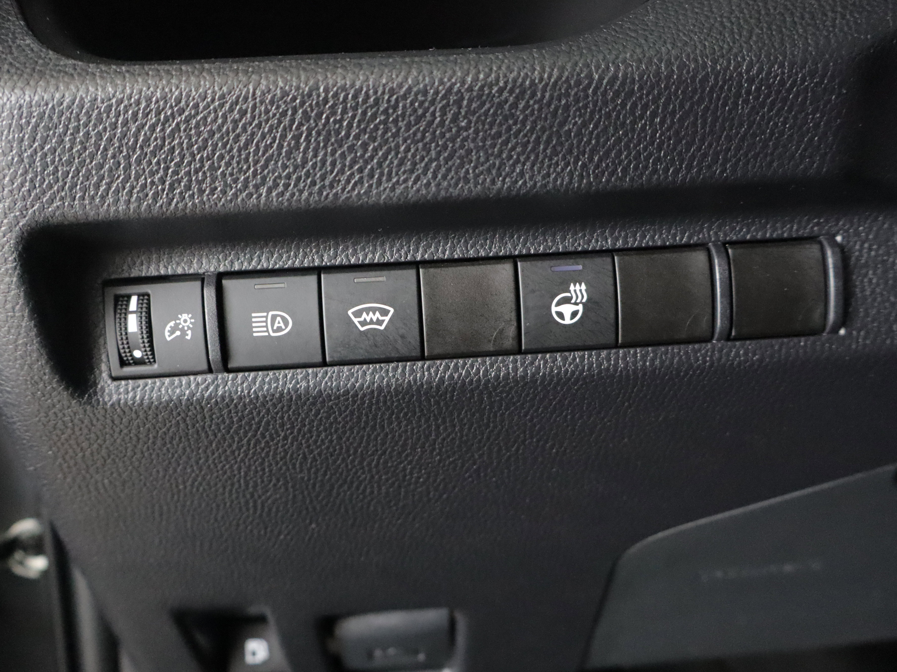 Used 2024 Toyota RAV4 SE w/ Weather Package AWD/4WD image 18