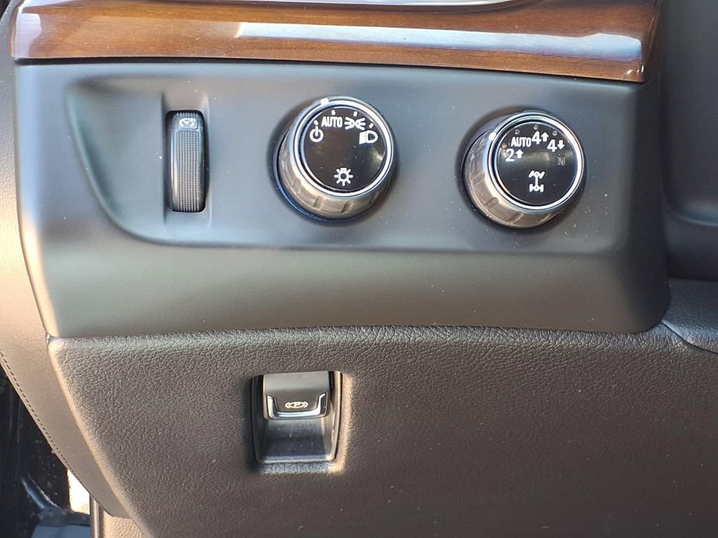 Certified 2018 Cadillac Escalade Premium Luxury image 21