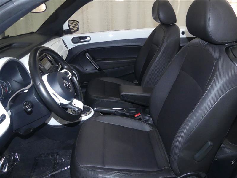 Used 2018 Volkswagen Beetle 2.0T FWD image 19