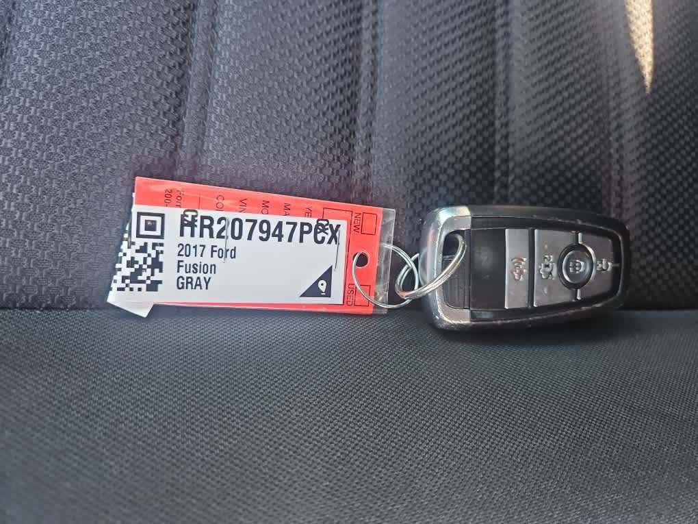 Used 2017 Ford Fusion SE FWD image 20