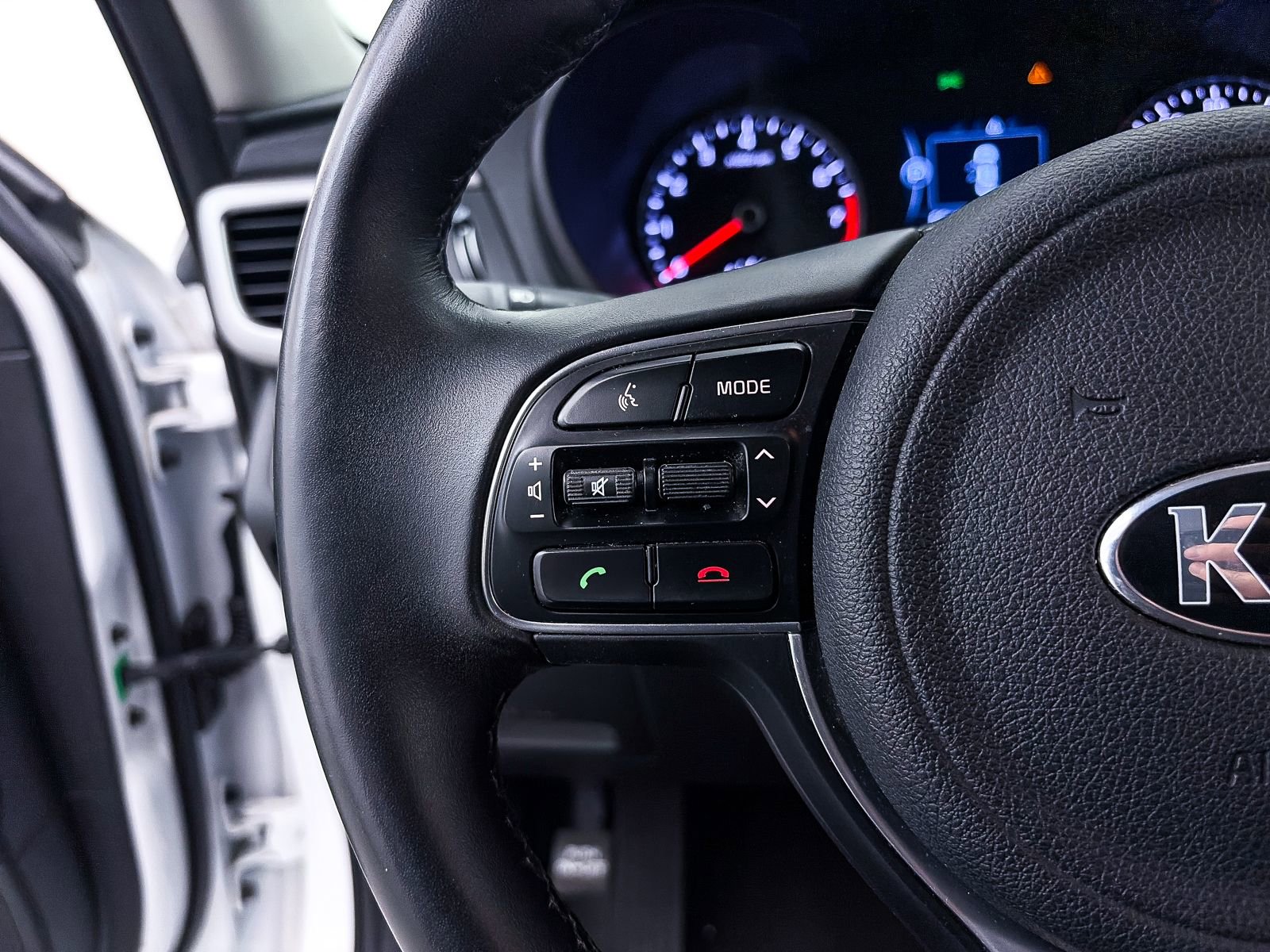 Used 2018 Kia Optima LX image 28