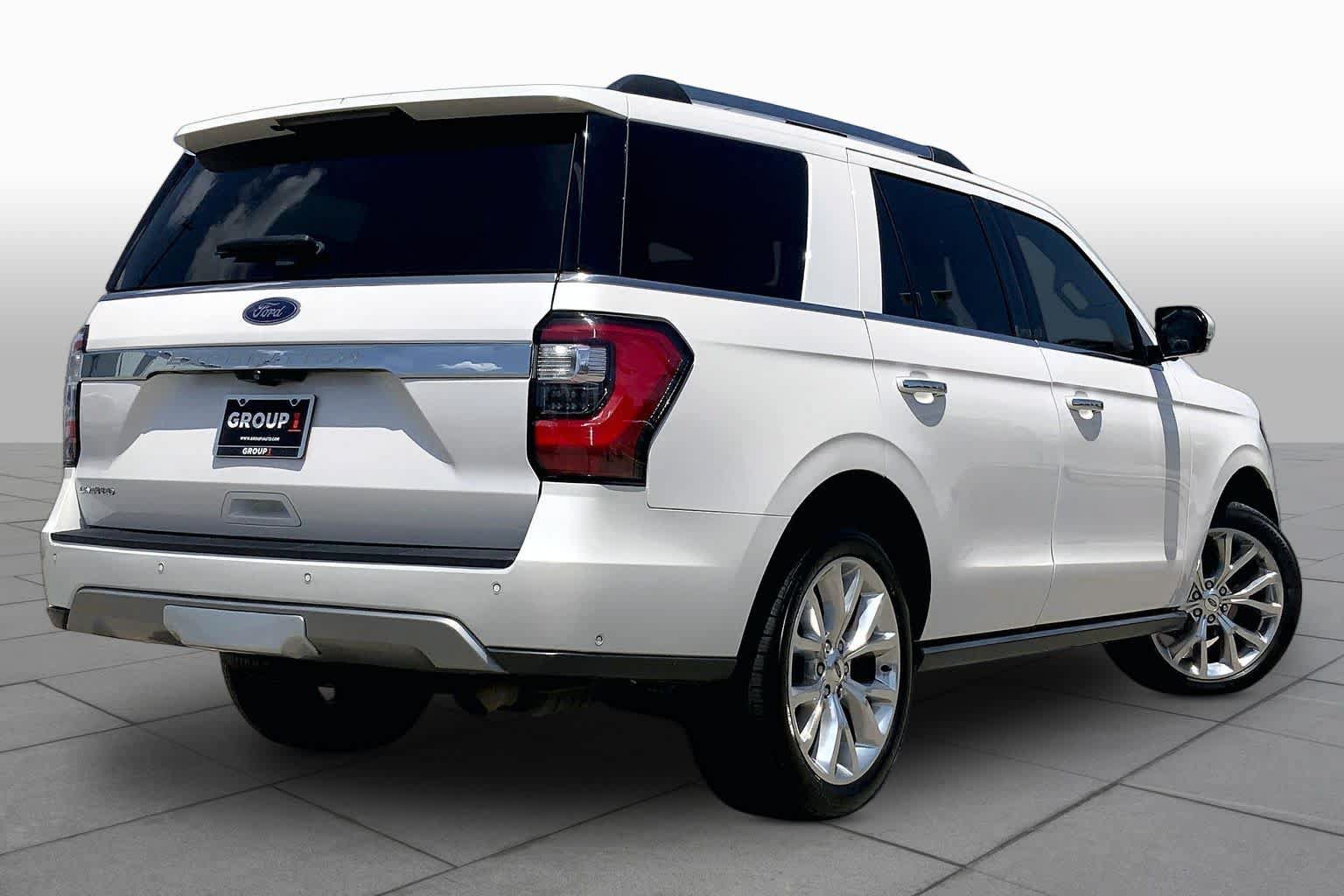 Used 2019 Ford Expedition Limited w/ Equipment Group 302A RWD image 12