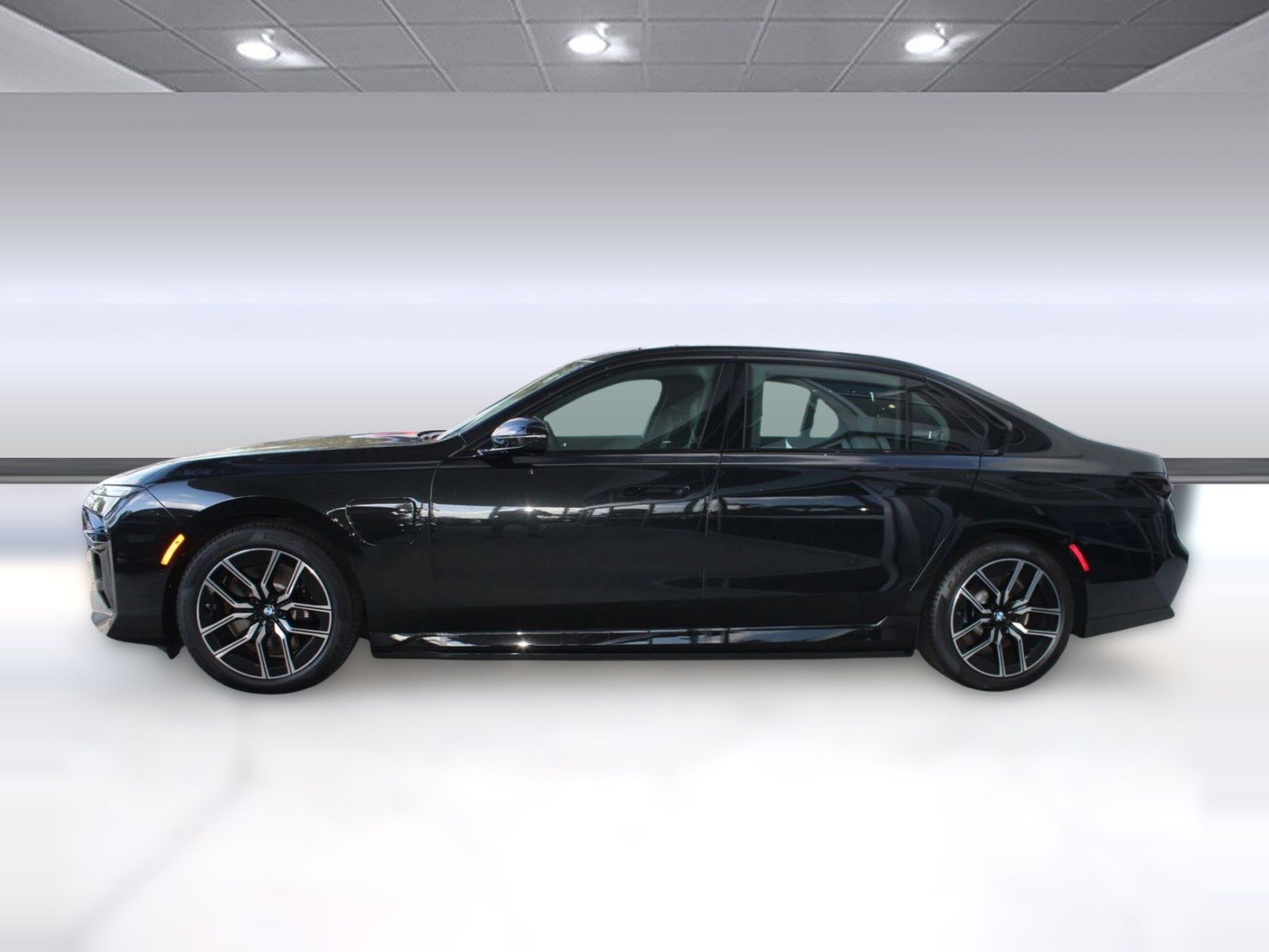 New 2026 BMW 750e xDrive AWD/4WD image 2