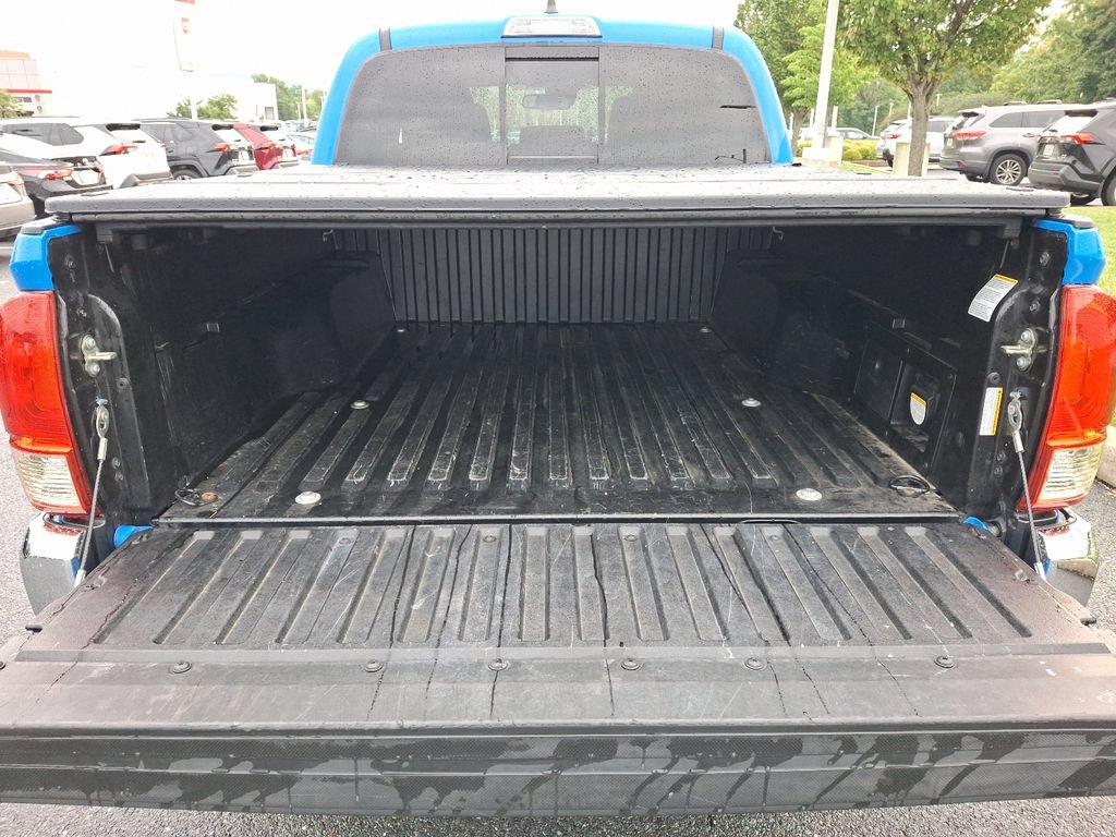 Used 2020 Toyota Tacoma TRD Off-Road AWD/4WD image 30