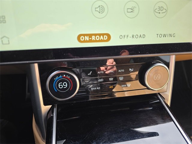 Used 2023 Land Rover Range Rover Long Wheelbase SE image 25