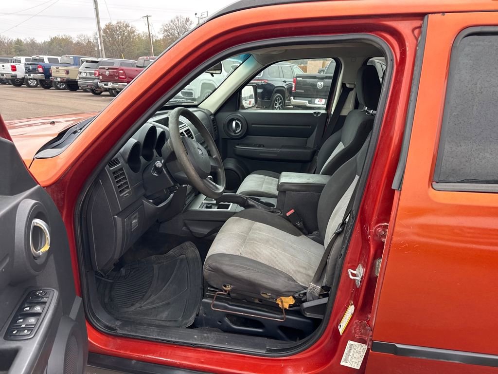 Used 2007 Dodge Nitro SXT image 14