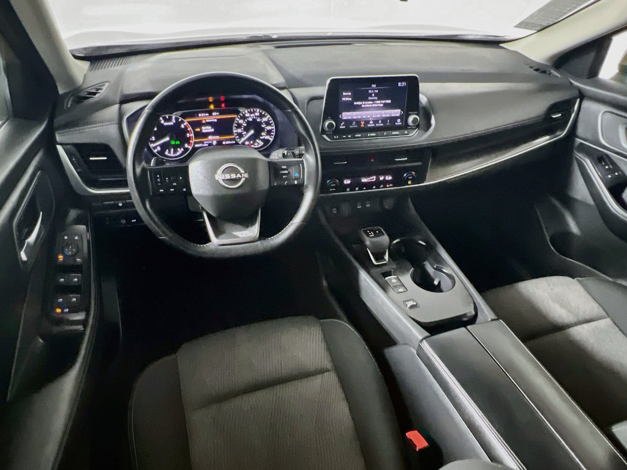 Used 2025 Nissan Rogue SV FWD image 29