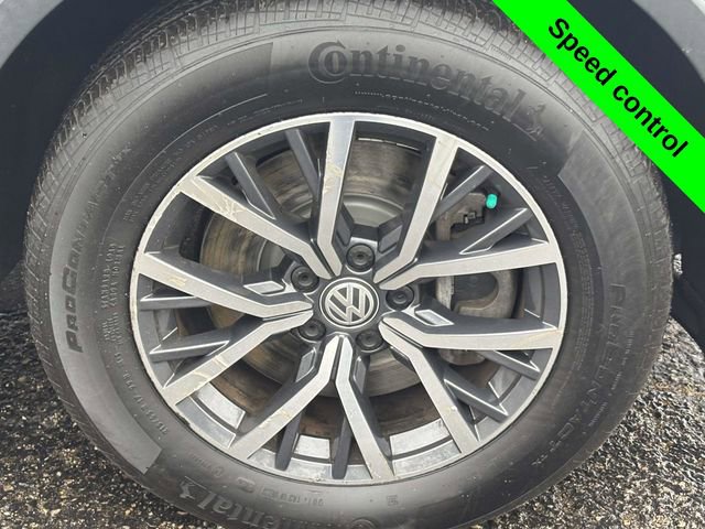 Used 2020 Volkswagen Tiguan SE image 29