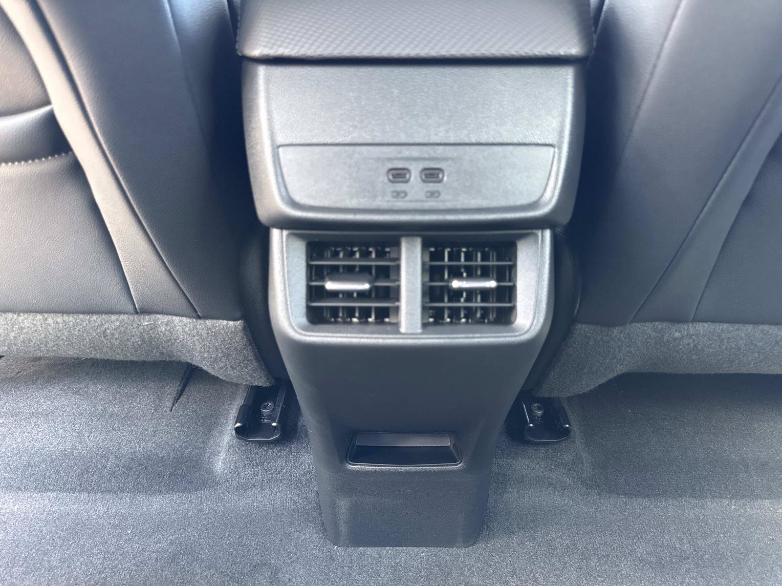 New 2027 Chevrolet Equinox LT w/ Convenience Package II FWD image 30
