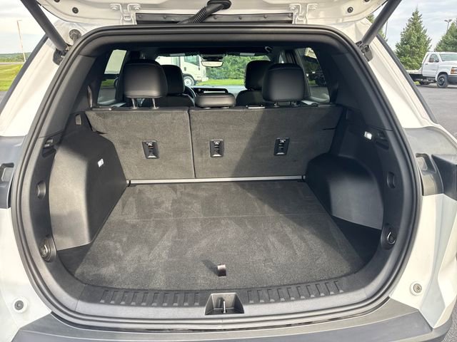 Used 2025 Chevrolet Equinox LT w/ Convenience Package II image 26