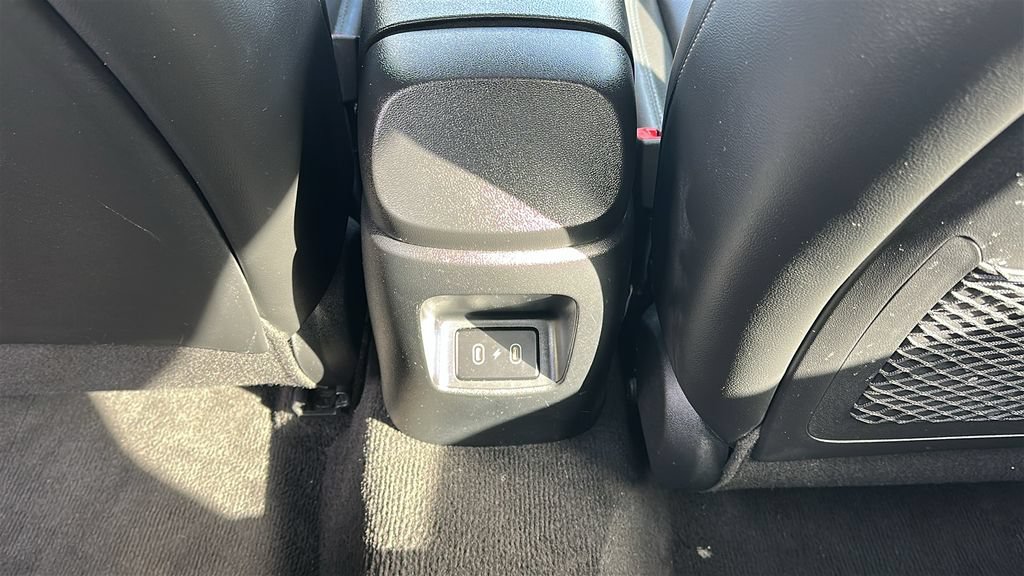 Used 2024 Hyundai Elantra Limited FWD image 33
