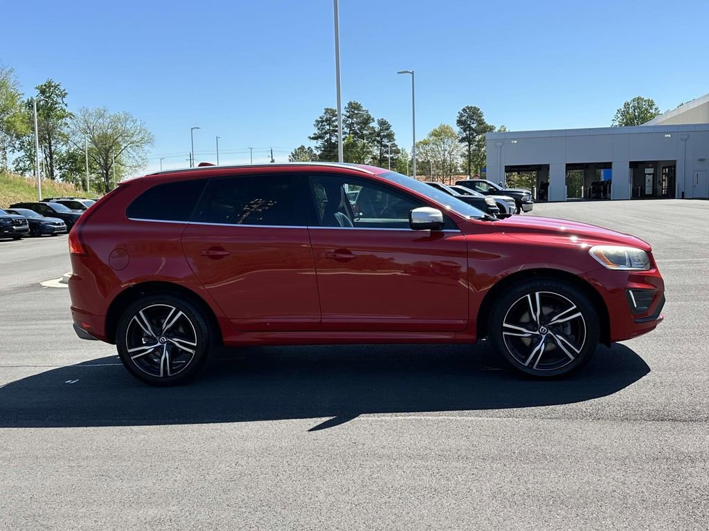 Used 2017 Volvo XC60 T6 R-Design w/ Climate Package image 28