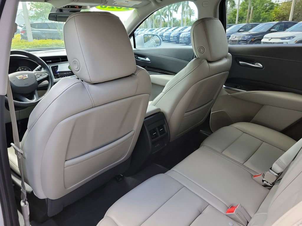 Used 2020 Cadillac XT4 Premium Luxury FWD image 12