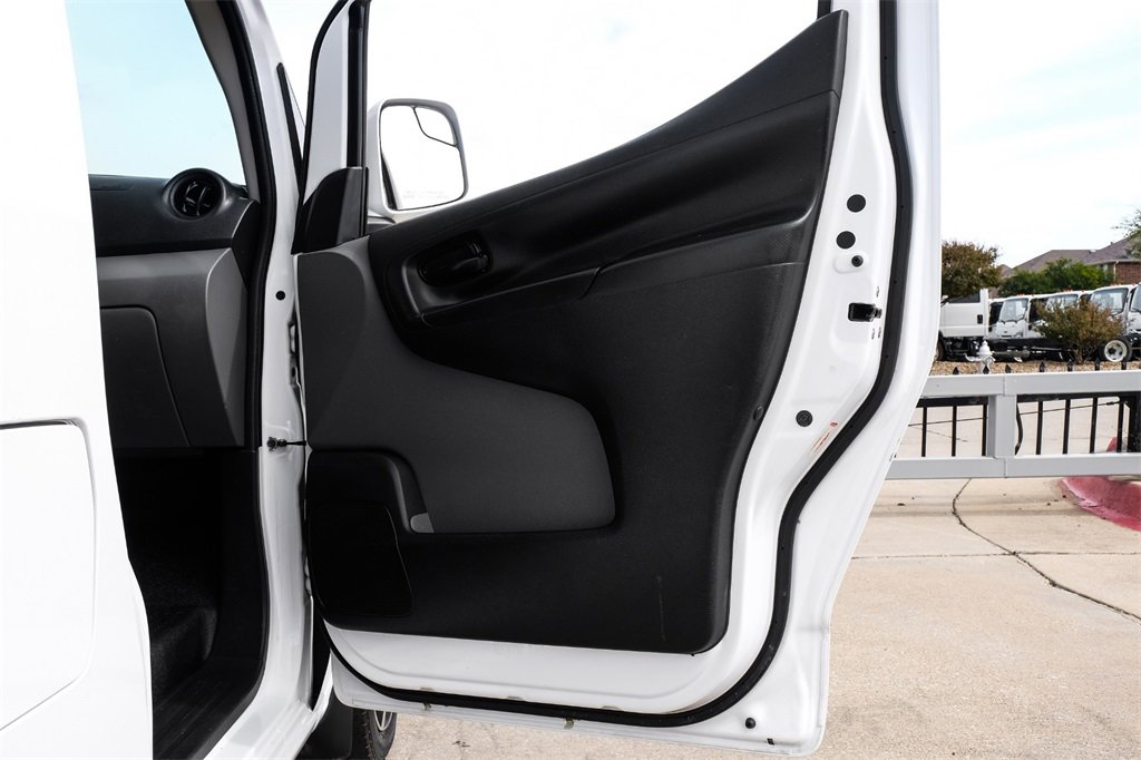 Used 2019 Nissan NV200 SV w/ Navigation Package image 39