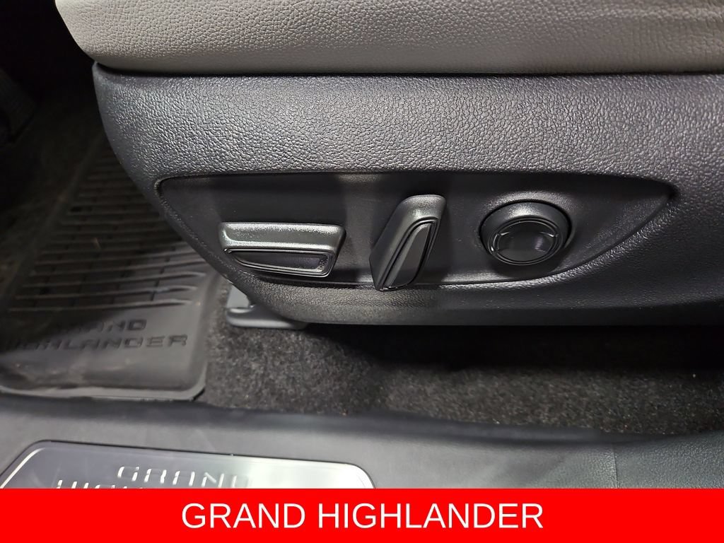 New 2026 Toyota Grand Highlander AWD image 13