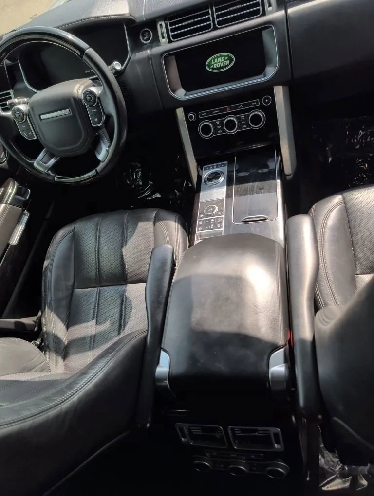 Used 2017 Land Rover Range Rover HSE AWD/4WD image 18