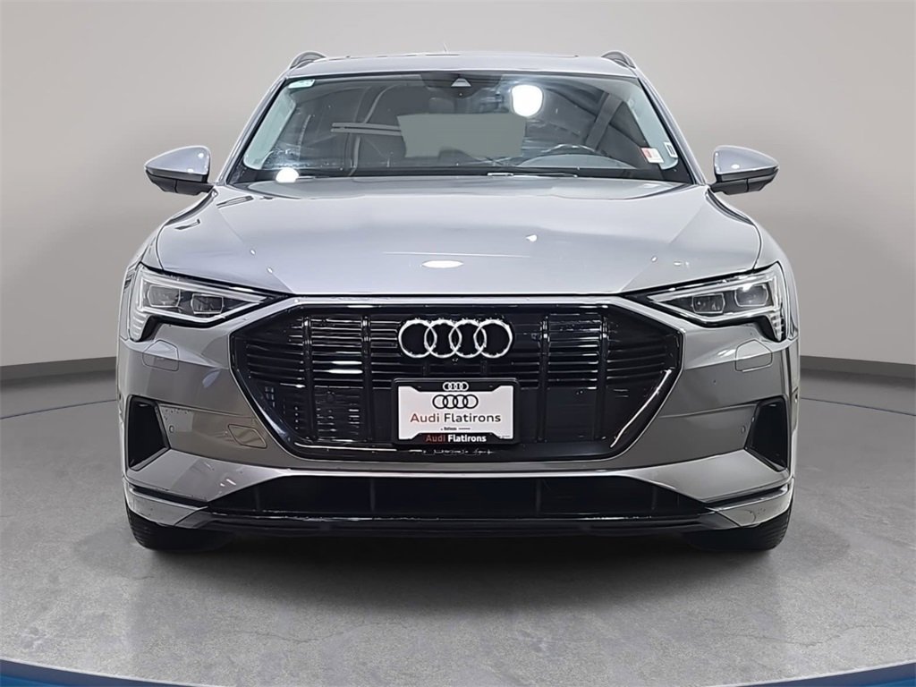 Used 2021 Audi e-tron Premium Plus w/ Premium Plus Package image 3