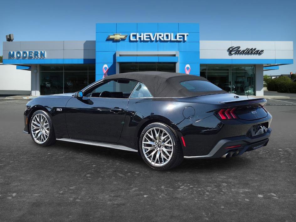 Used 2025 Ford Mustang GT Premium RWD image 3