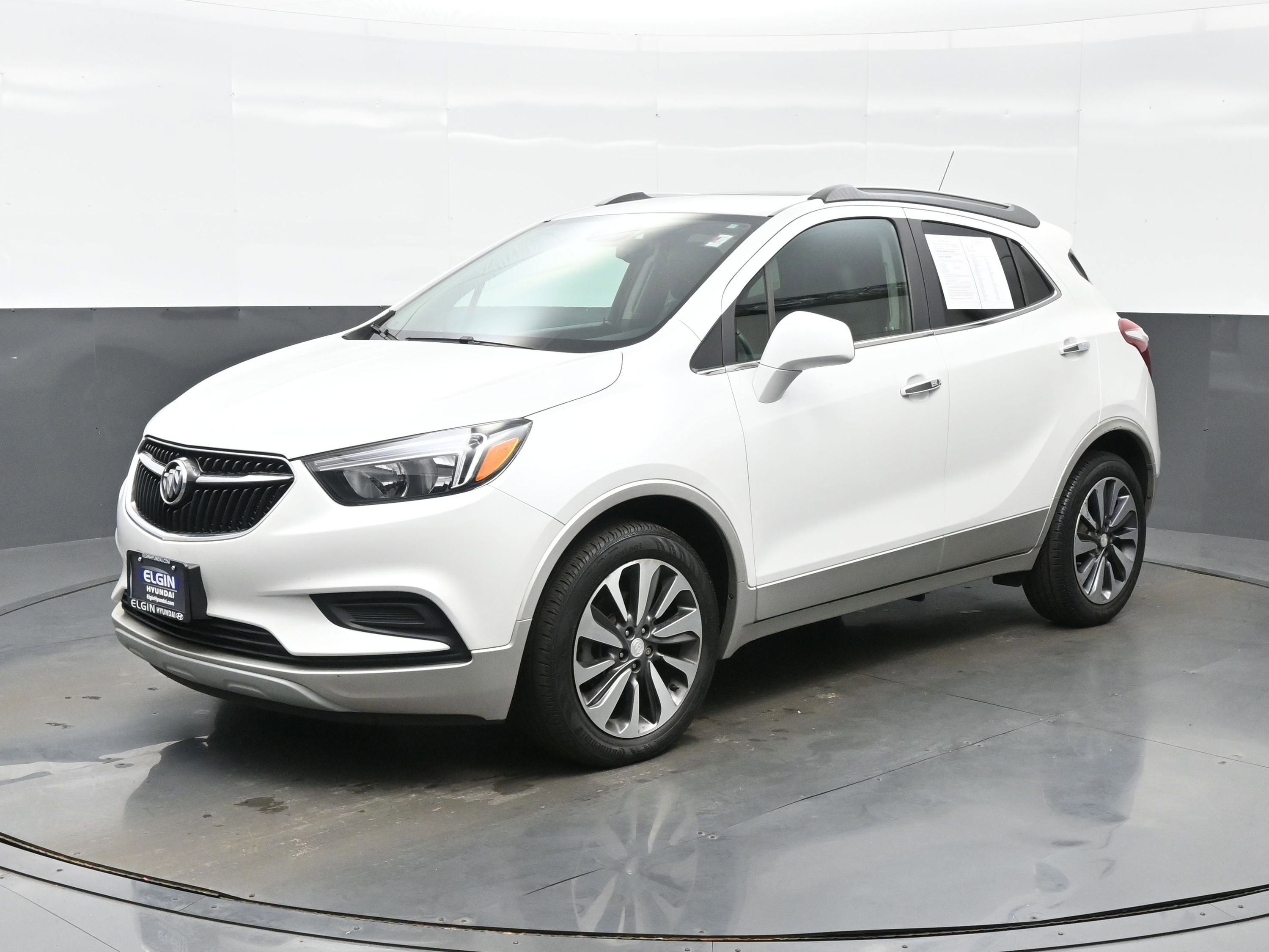 Used 2021 Buick Encore Preferred FWD image 2