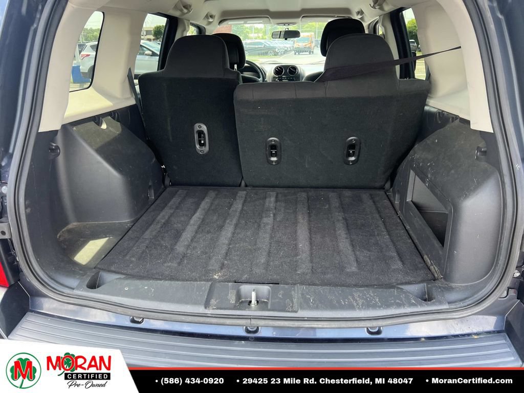 Used 2014 Jeep Patriot Latitude FWD image 13