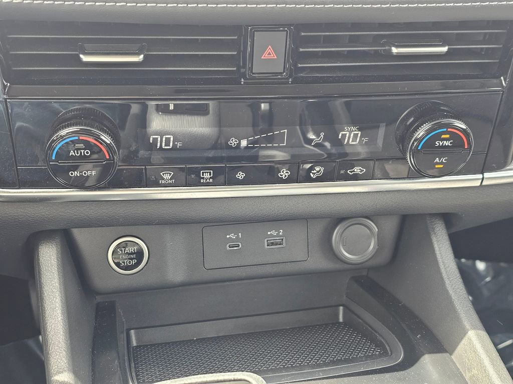 Used 2021 Nissan Rogue SV AWD/4WD image 15