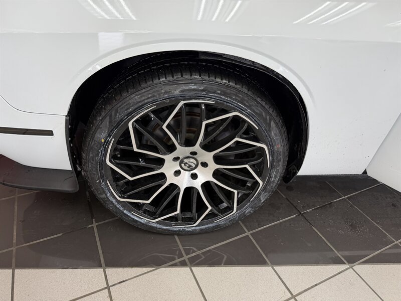 Used 2016 Dodge Challenger SXT RWD image 25
