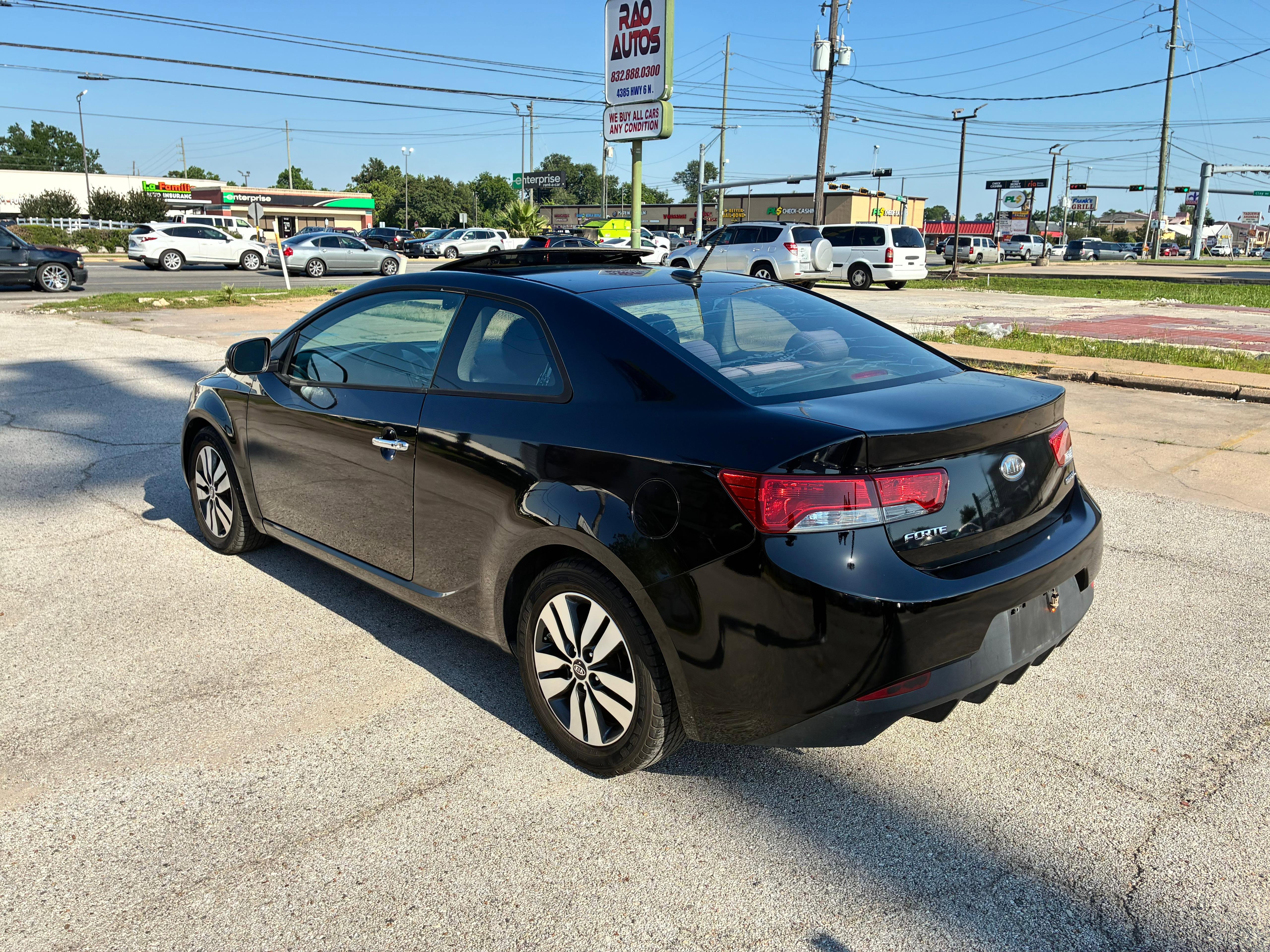 Used 2013 Kia Forte Koup EX w/ Tech Pkg FWD image 3