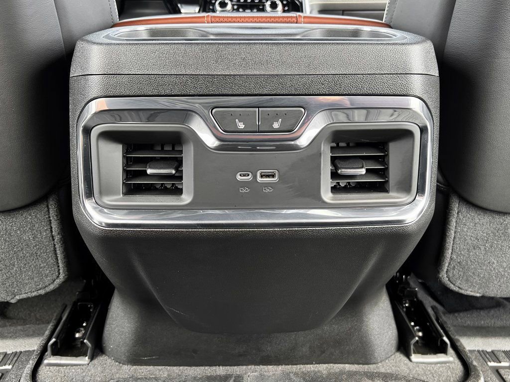 Used 2024 GMC Sierra 3500 Denali Ultimate image 13