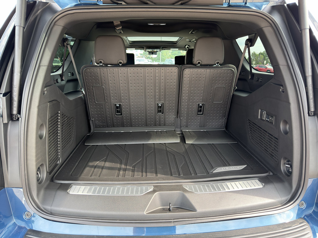 New 2026 Chevrolet Suburban High Country AWD/4WD image 23