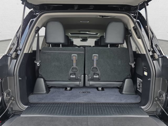 Used 2019 Lexus LX 570 4WD w/ Luxury Package image 13