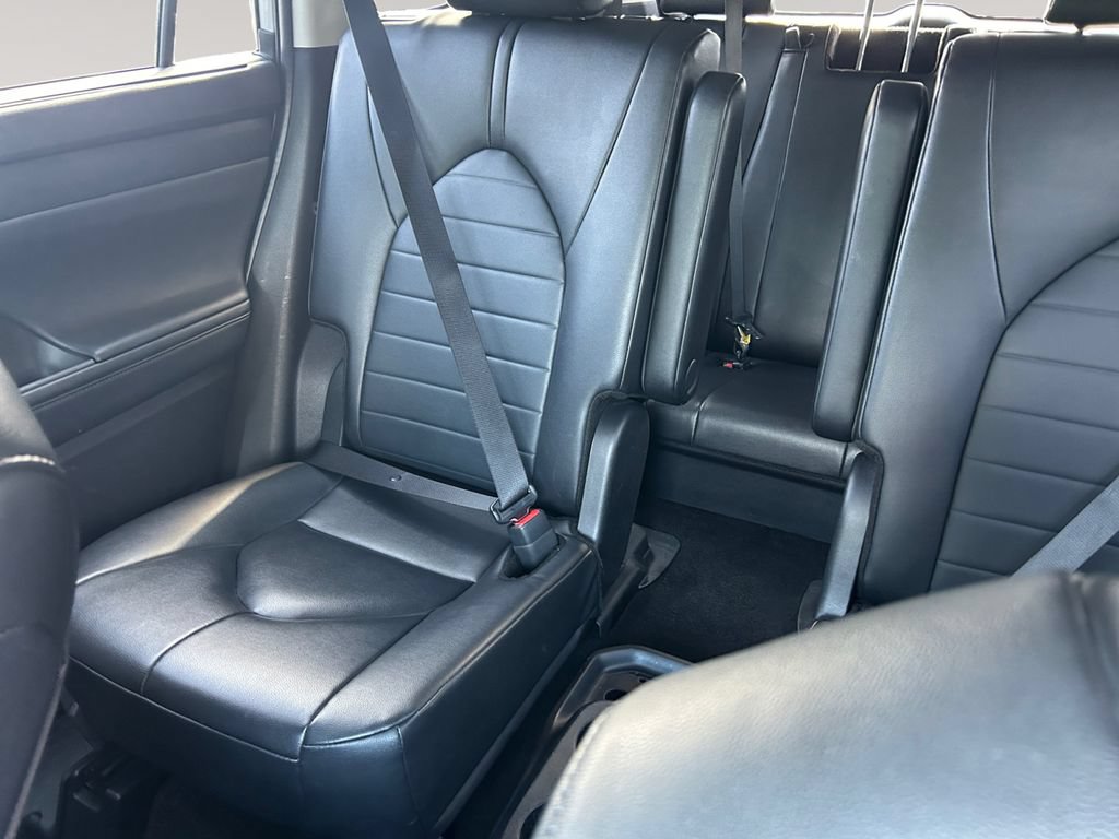 Used 2024 Toyota Highlander XLE AWD/4WD image 13