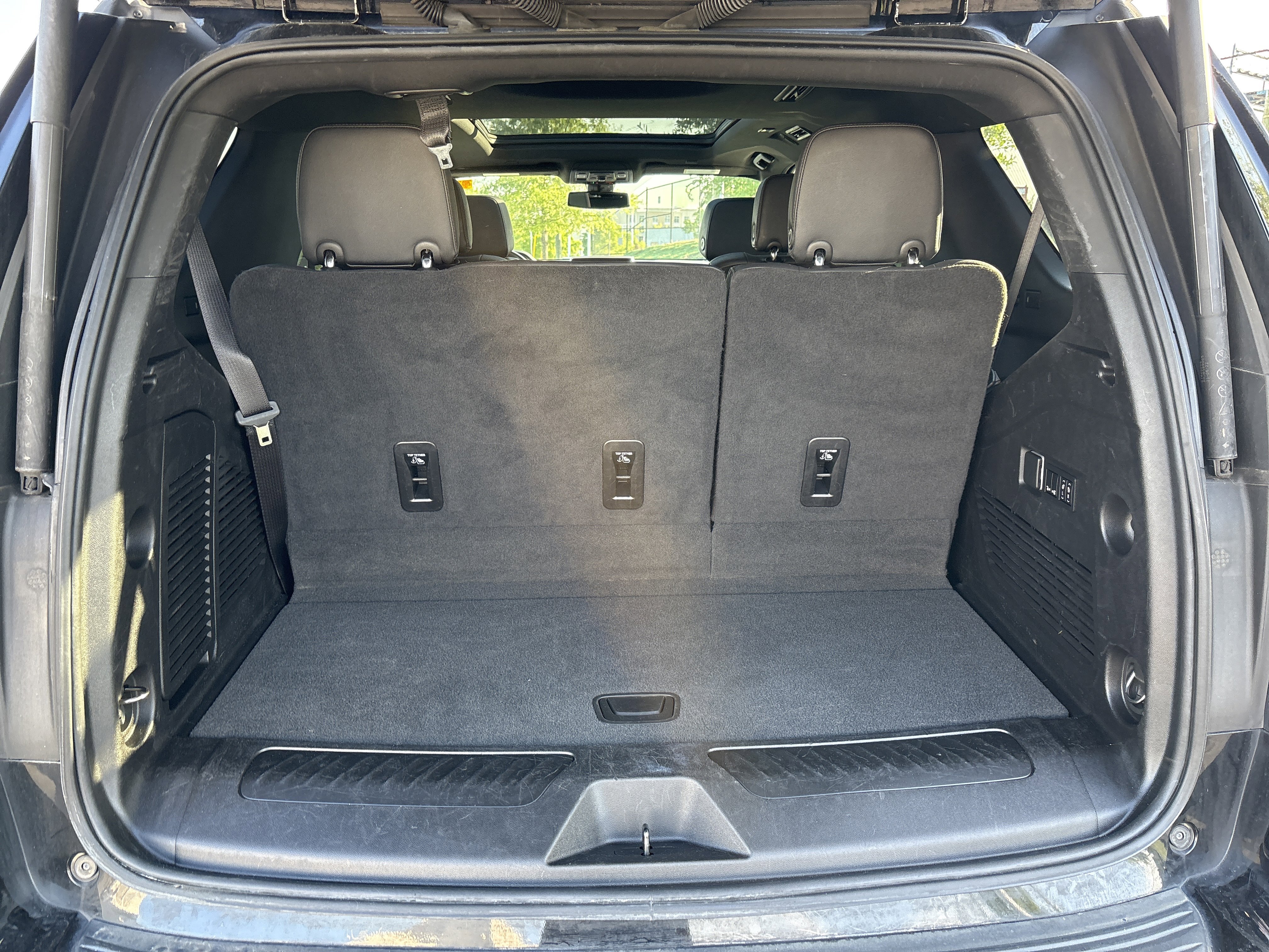 Used 2022 Chevrolet Tahoe LT w/ Luxury Package image 35