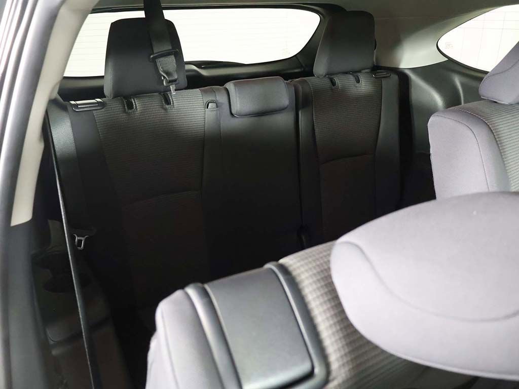 Used 2024 Toyota Highlander LE image 34