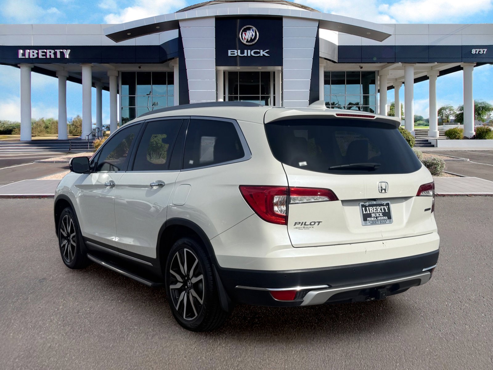 Used 2019 Honda Pilot Touring image 6