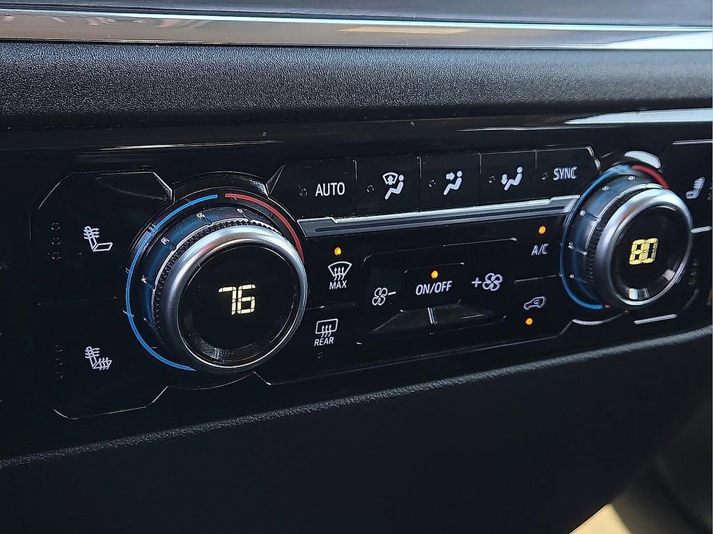 Used 2025 GMC Sierra 1500 SLT image 14