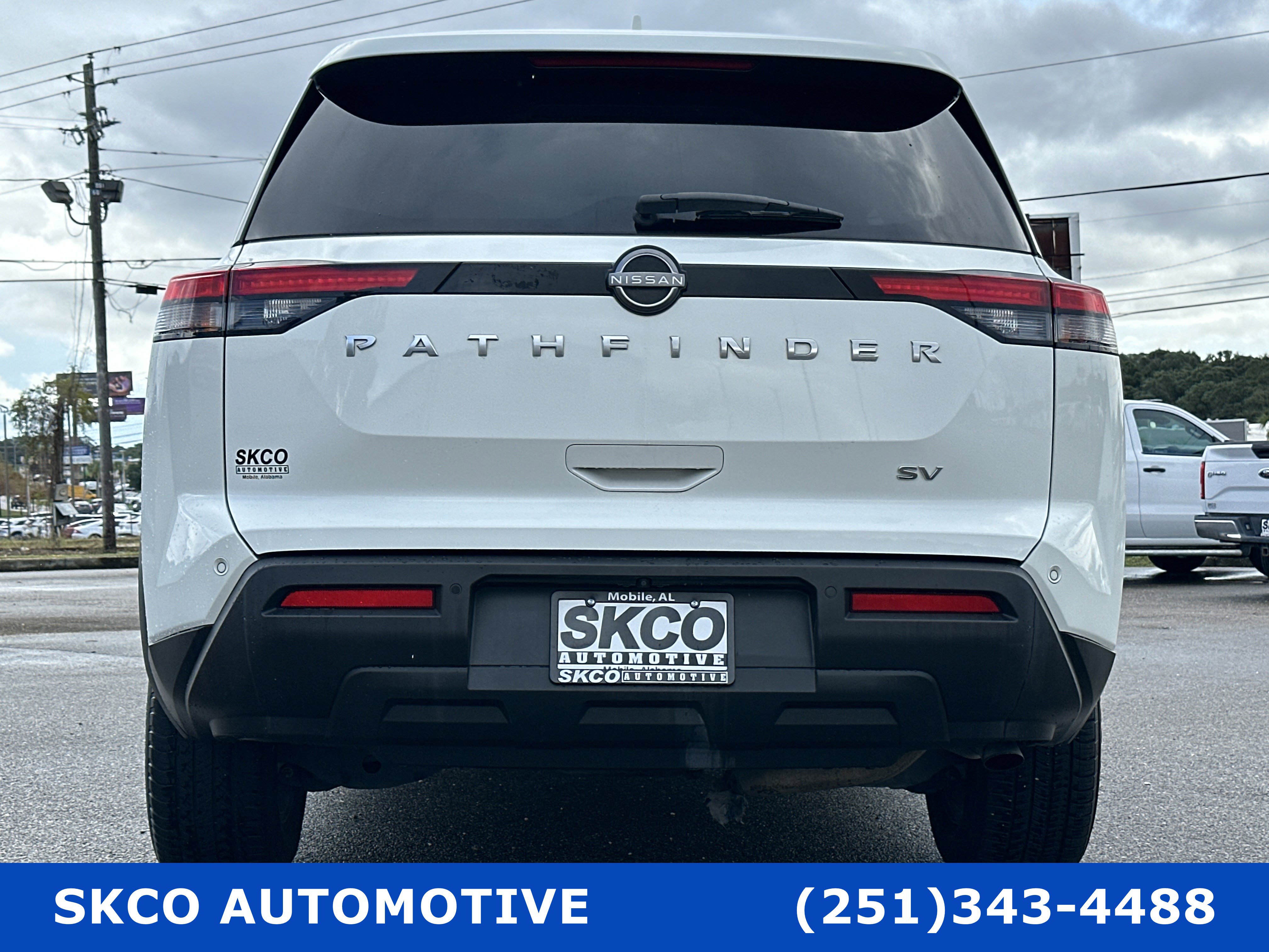 Used 2022 Nissan Pathfinder SV image 4