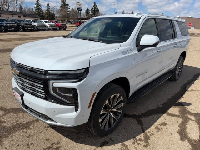 New 2026 Chevrolet Suburban High Country w/ Sun And Tow Package AWD/4WD image 3