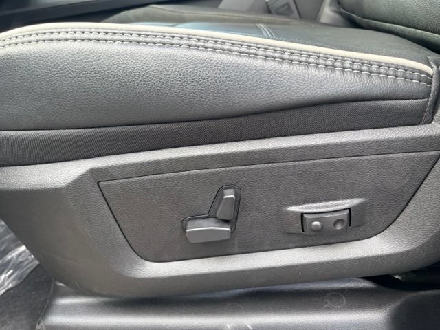 New 2026 RAM 2500 Laramie AWD/4WD image 17