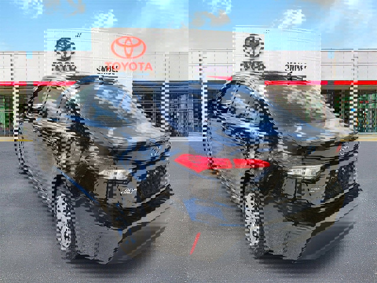 Used 2024 Toyota Corolla LE image 4