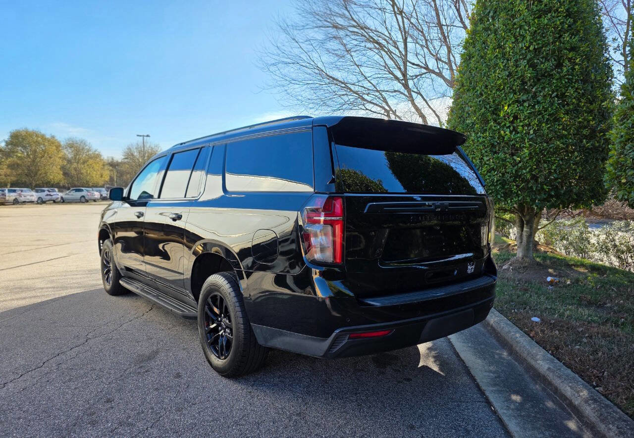 Used 2021 Chevrolet Suburban LT RWD image 3