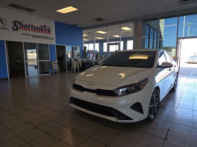 Used 2023 Kia Forte LXS FWD image 1