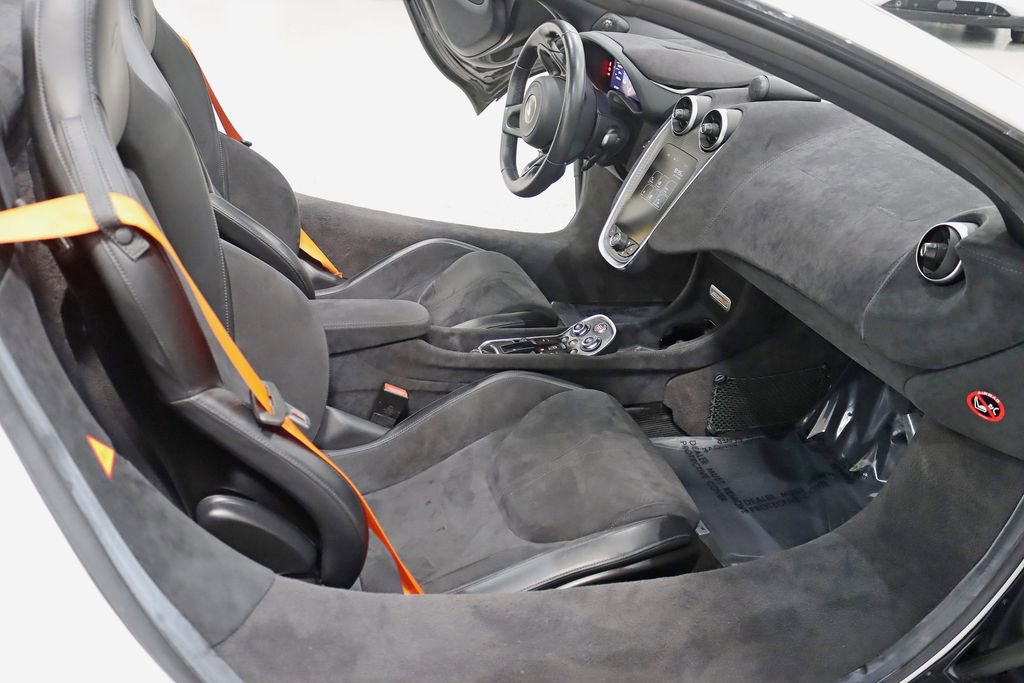 Used 2020 McLaren 600LT Spider RWD image 38